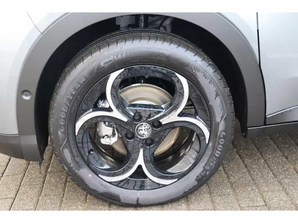 Alfa Romeo Junior IBRIDA SPECIALE 1.2 VGT 145PS DCT6 SCHIEB 10/2025-photo-30