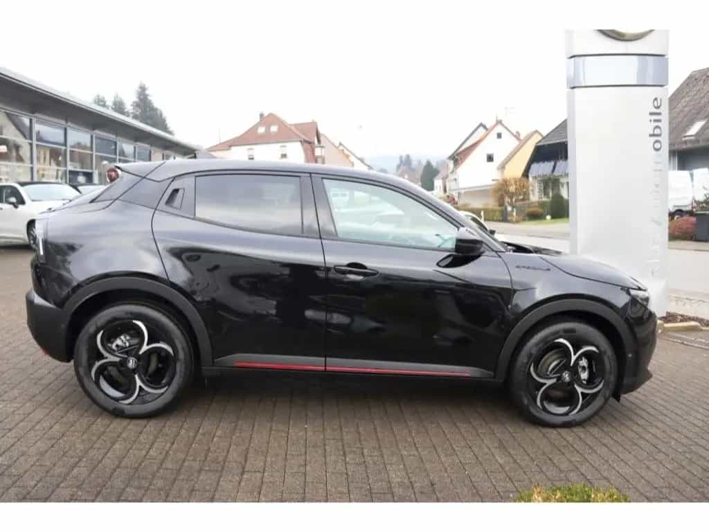 Alfa Romeo Junior IBRIDA SPECIALE 1.2 VGT 145PS DCT6 SCHIEB 10/2025-photo-2