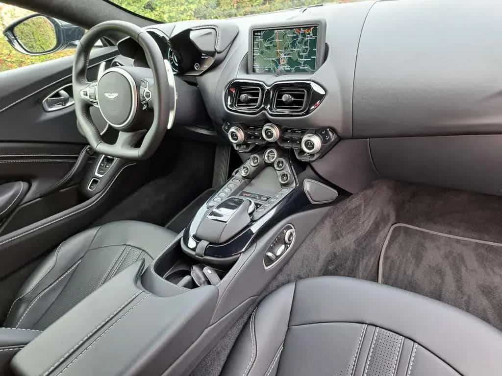 Aston Martin V8 Vantage 4.0 V8 Roadster 05/2023-photo-9