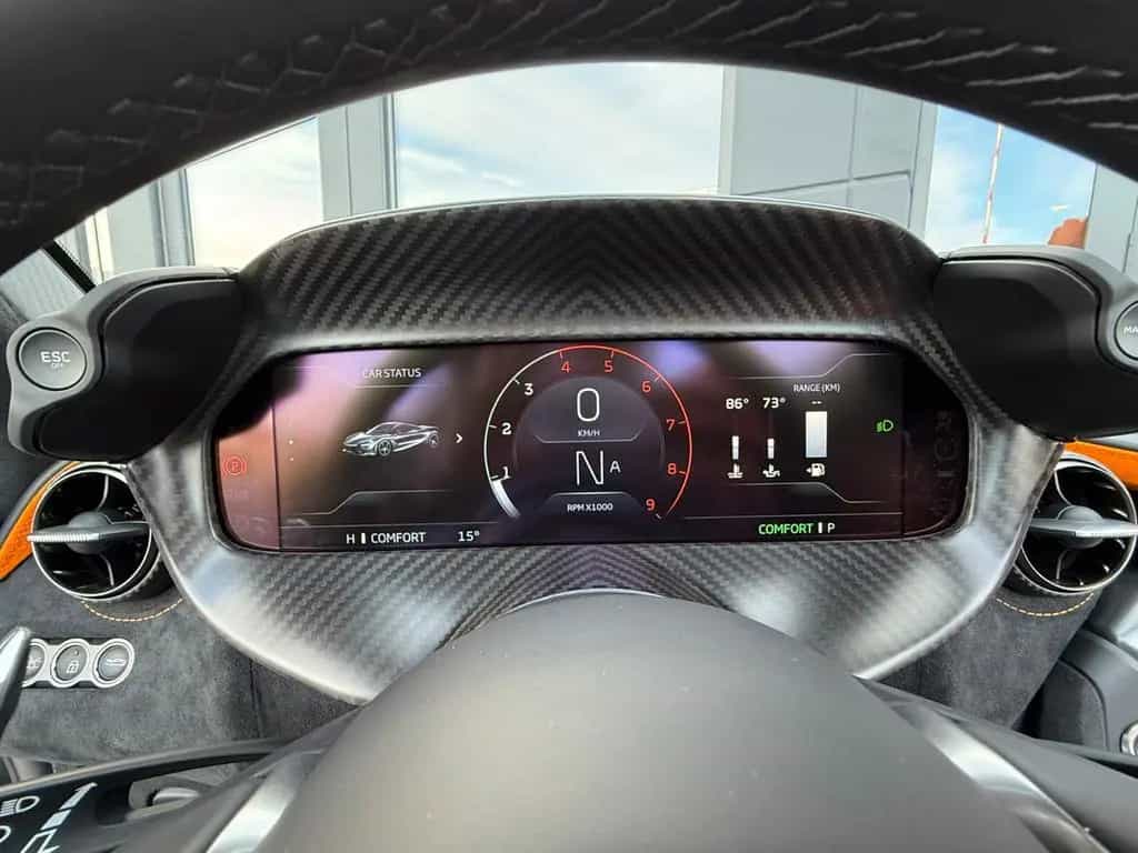 McLaren 750S - Spider - MSO Papaya Spark - B&W - Lift 05/2025-photo-19