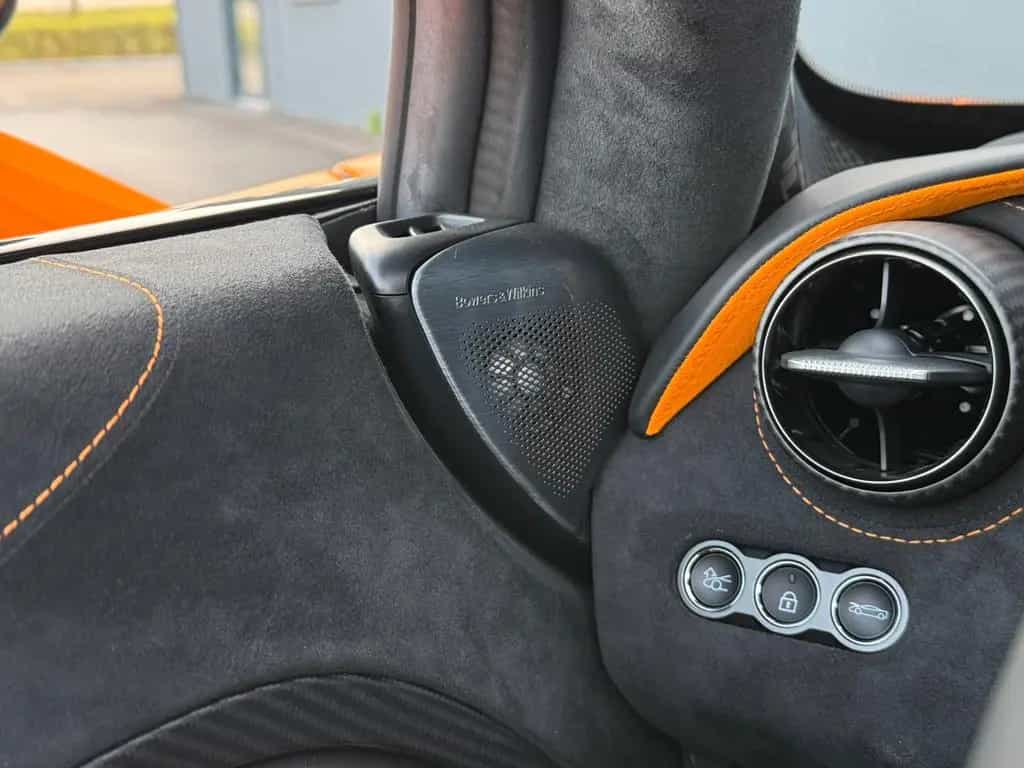 McLaren 750S - Spider - MSO Papaya Spark - B&W - Lift 05/2025-photo-20
