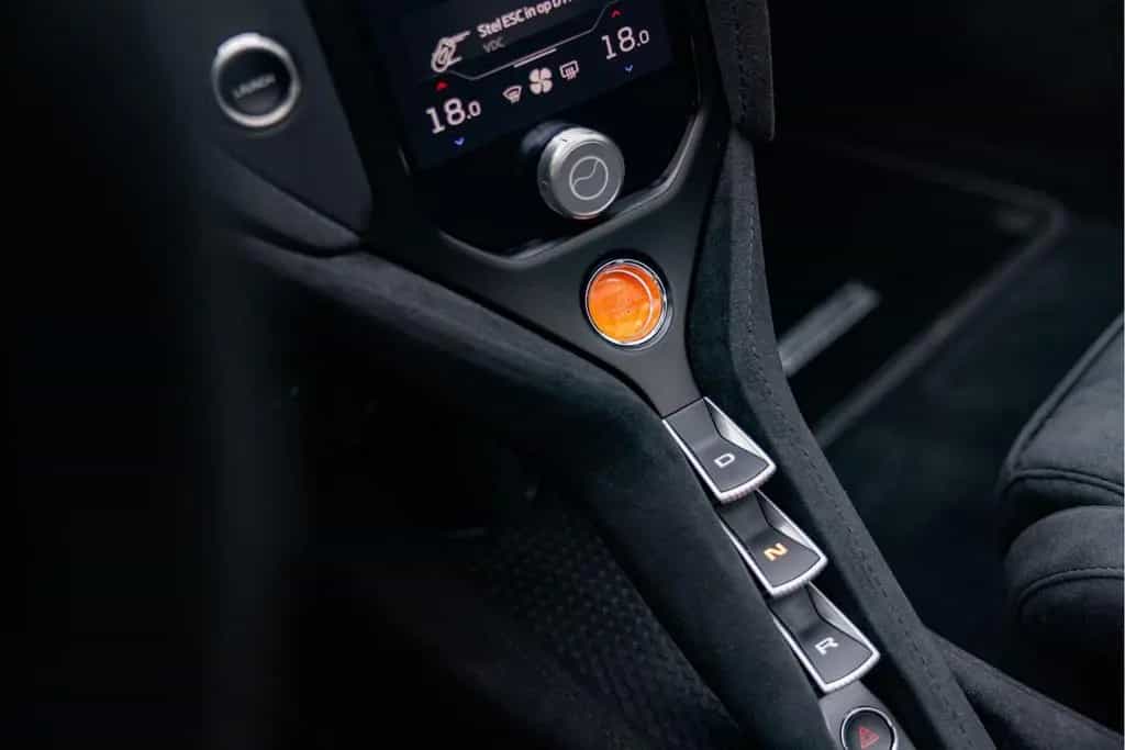 McLaren 750S Spider 4.0 V8 | Mantis Green | Carbon Bonne 08/2025-photo-24