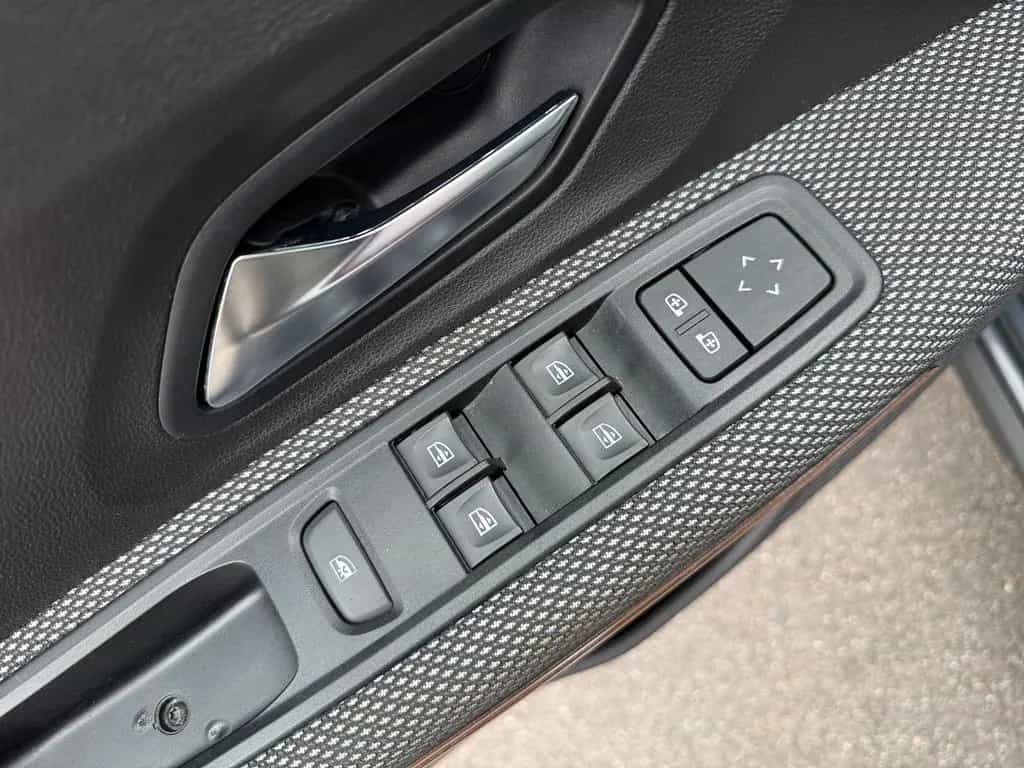 Dacia Sandero Stepway III 1.0 TCE Ultimate LED PDC DAB 01/2023-photo-17