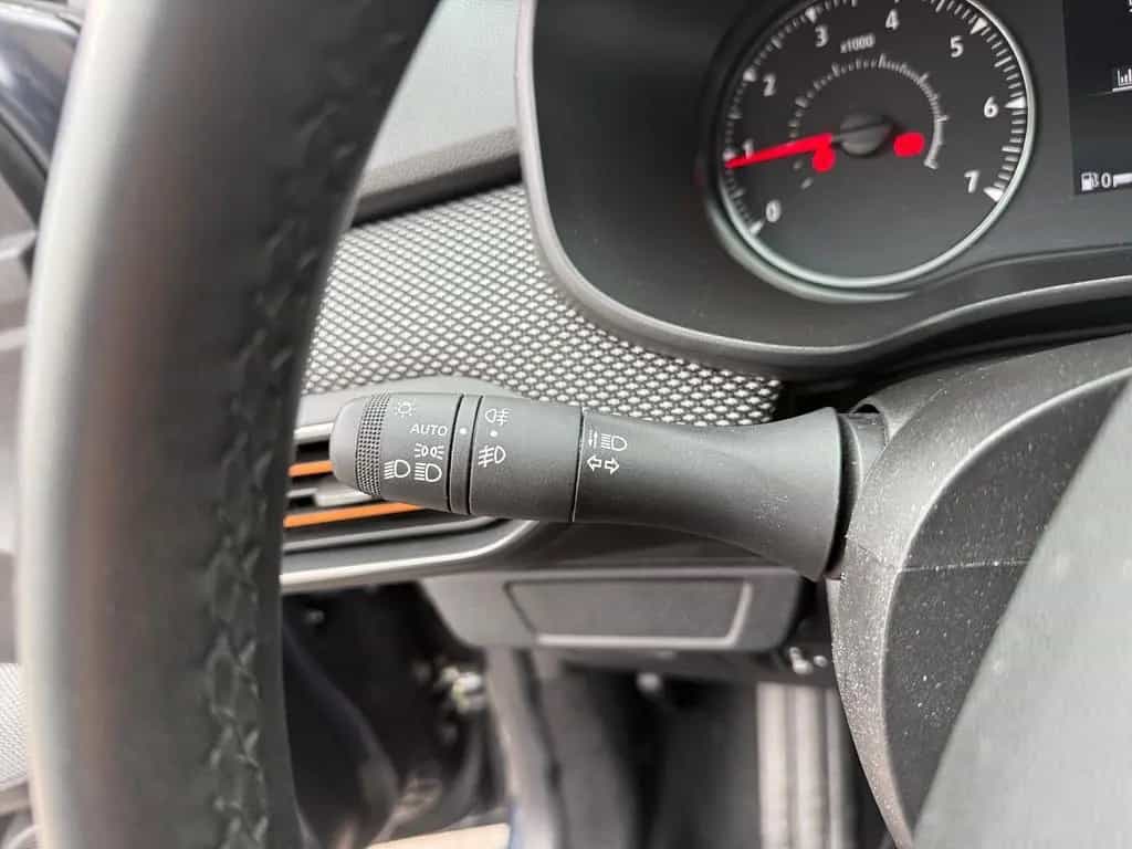 Dacia Sandero Stepway III 1.0 TCE Ultimate LED PDC DAB 01/2023-photo-19