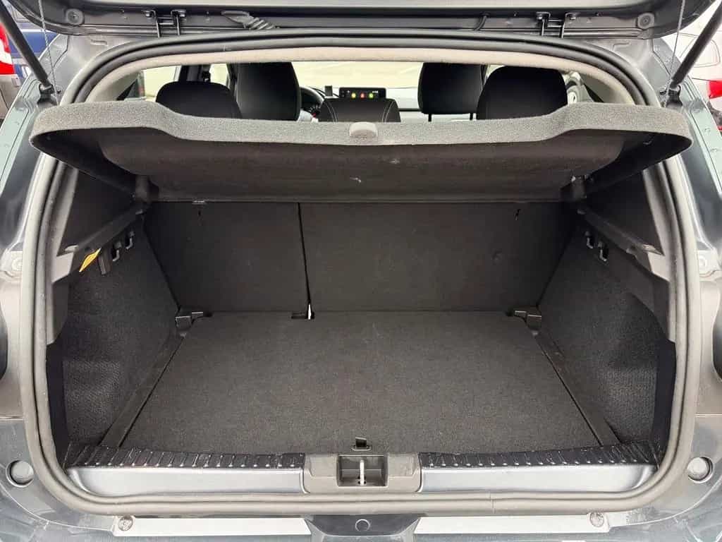 Dacia Sandero Stepway III 1.0 TCE Ultimate LED PDC DAB 01/2023-photo-8