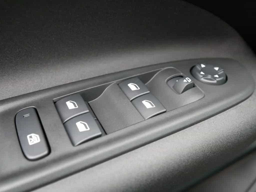 Alfa Romeo Junior IBRIDA SPECIALE 1.2 VGT 145PS DCT6 SCHIEB 10/2025-photo-25