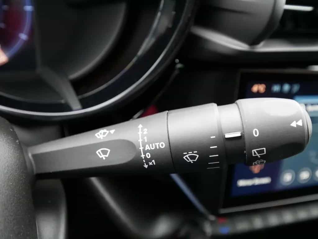 Alfa Romeo Junior IBRIDA SPECIALE 1.2 VGT 145PS DCT6 SCHIEB 10/2025-photo-29