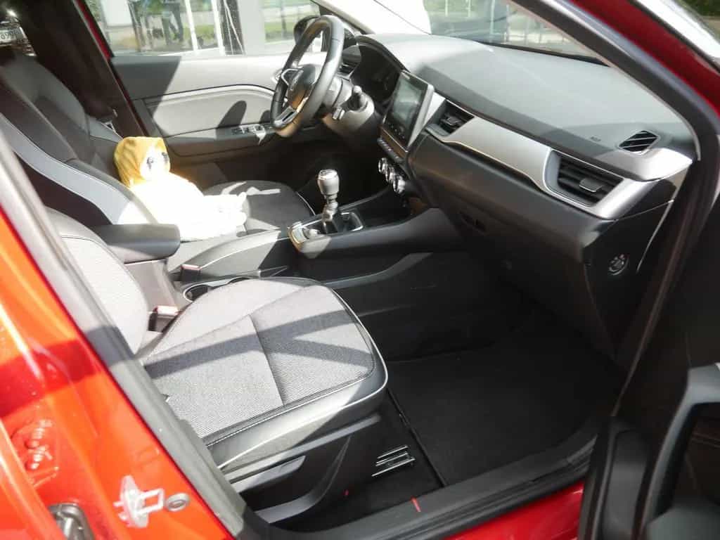 Renault Captur Techno TCe 140 SHZ KAMERA NAVI AHK LED 07/2023-photo-1
