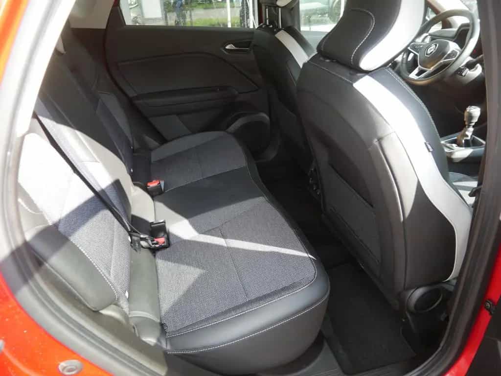 Renault Captur Techno TCe 140 SHZ KAMERA NAVI AHK LED 07/2023-photo-3