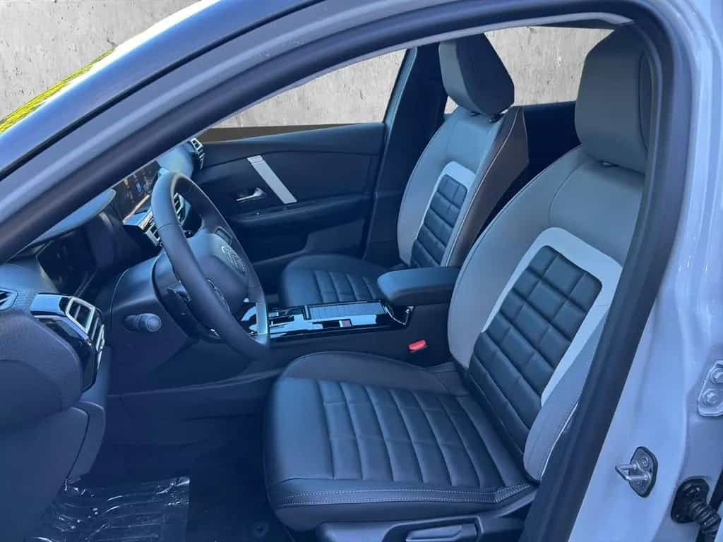 Citroën C4 1.2 PureTech 130 Max LED KAMERA NAVI SHZ ALU 09/2025-photo-17