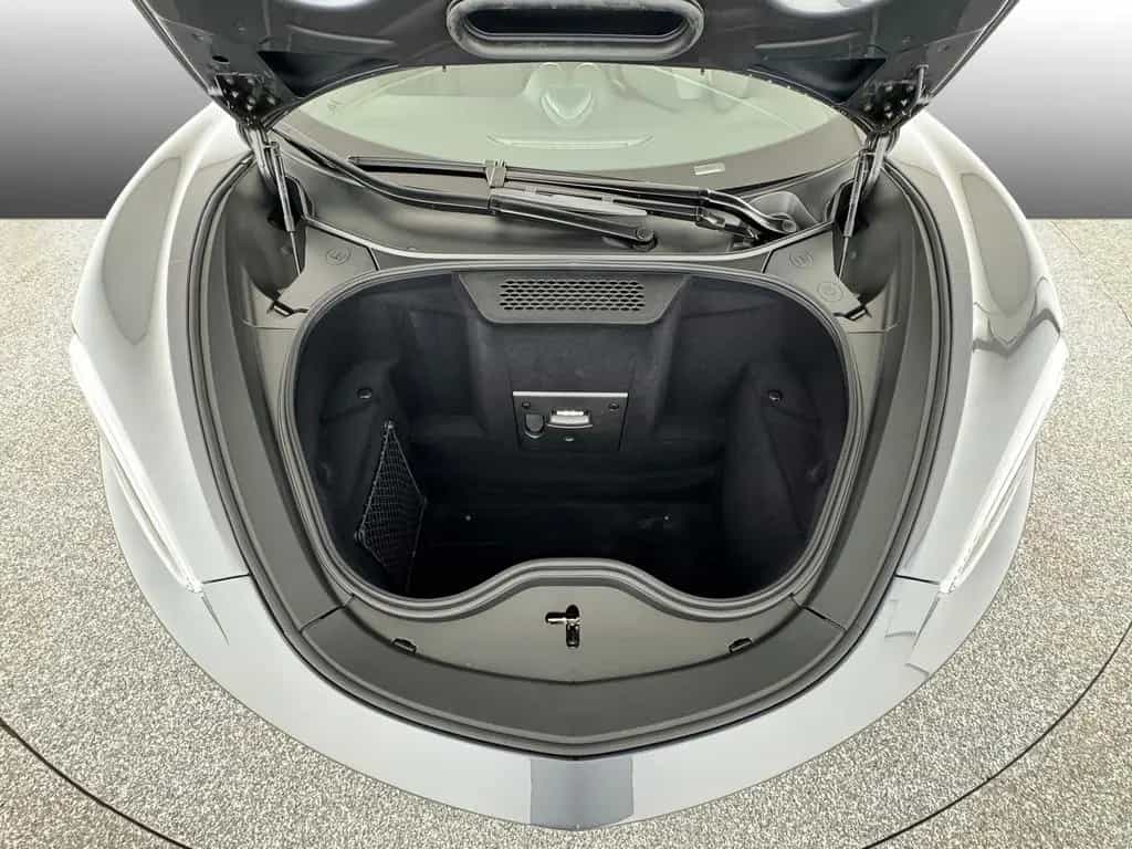 McLaren GTS Perform. | B&W | Carbon | Electrochr. Roof 02/2025-photo-13