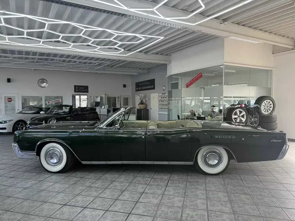 Lincoln Continental 7.6 V8, 462cui, 4 Door Convertible 07/1967-photo-1