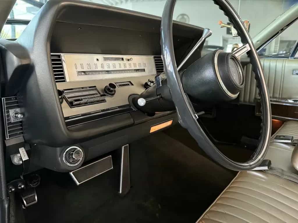 Lincoln Continental 7.6 V8, 462cui, 4 Door Convertible 07/1967-photo-10