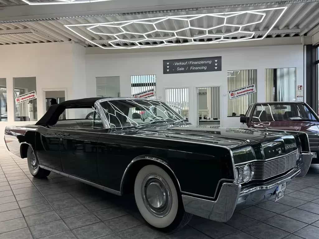 Lincoln Continental 7.6 V8, 462cui, 4 Door Convertible 07/1967-photo-27