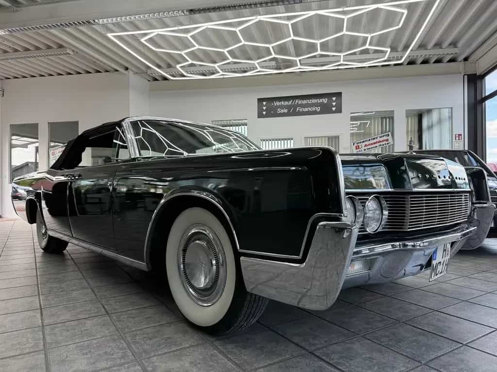 Lincoln Continental 7.6 V8, 462cui, 4 Door Convertible 07/1967-photo-28