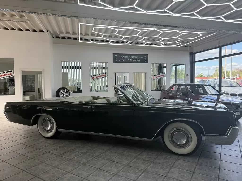 Lincoln Continental 7.6 V8, 462cui, 4 Door Convertible 07/1967-photo-3