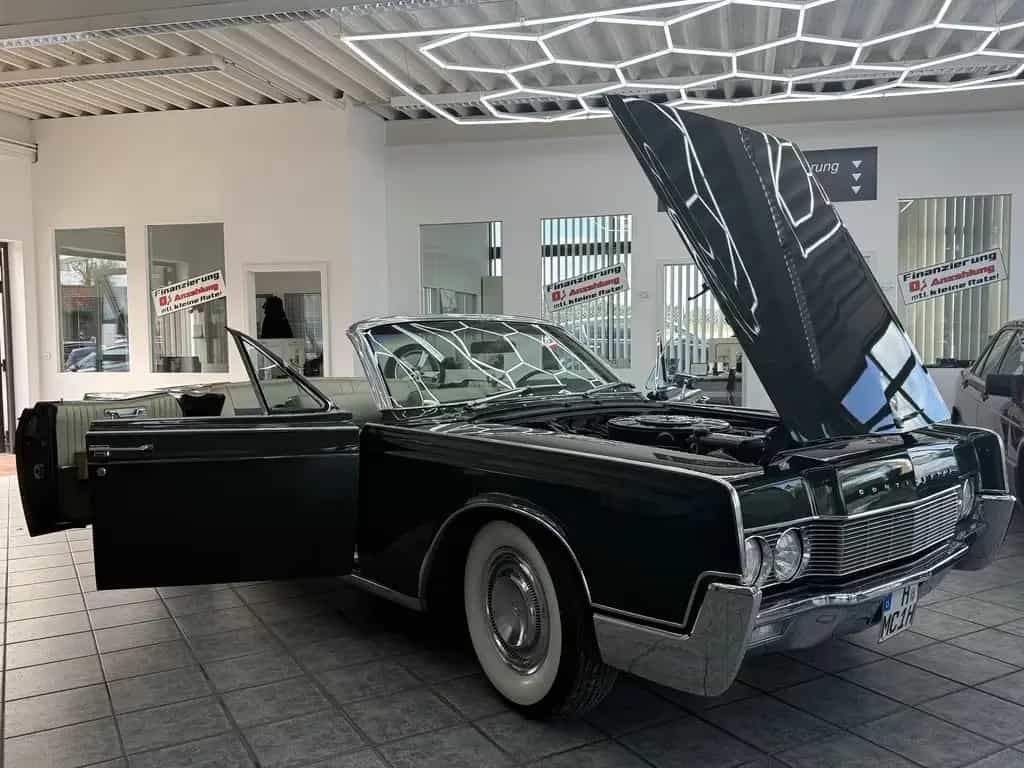 Lincoln Continental 7.6 V8, 462cui, 4 Door Convertible 07/1967-photo-37