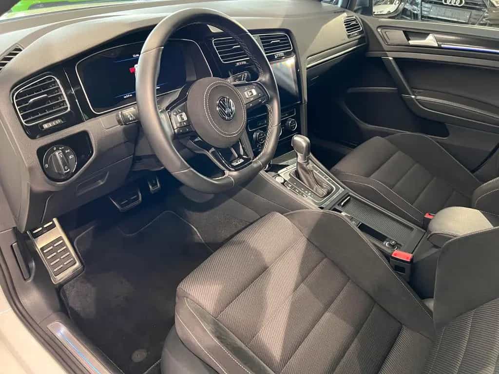 Volkswagen Golf 2.0TSI DSG 4MOTION R DCC KEYLESS DIGITAL 02/2019-photo-18