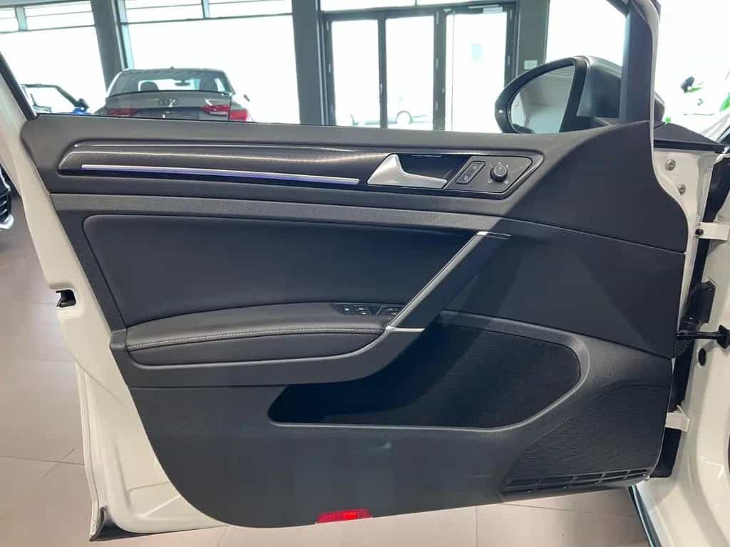 Volkswagen Golf 2.0TSI DSG 4MOTION R DCC KEYLESS DIGITAL 02/2019-photo-22