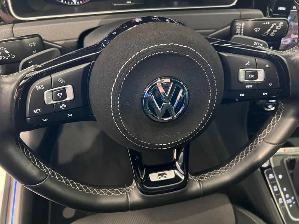 Volkswagen Golf 2.0TSI DSG 4MOTION R DCC KEYLESS DIGITAL 02/2019-photo-25