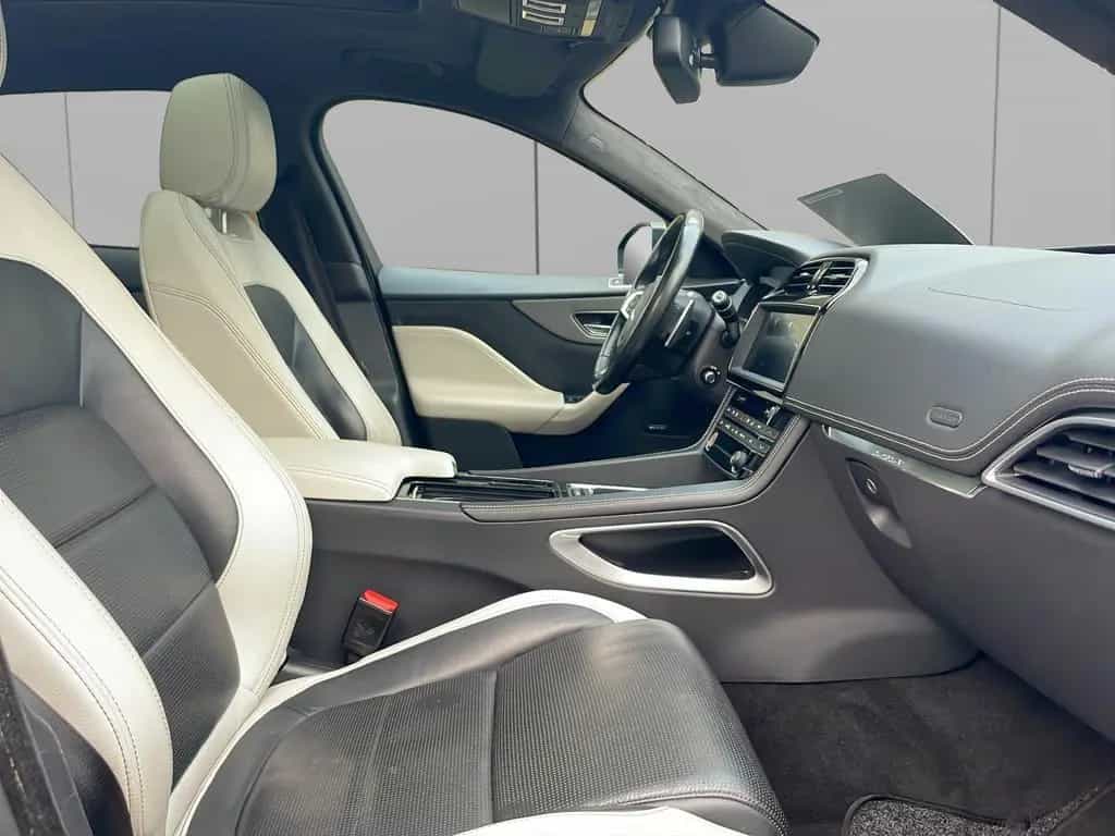 Jaguar F-Pace 30d S LED NAVI PANO LEDER ACC KAMERA 20" 03/2018-photo-11