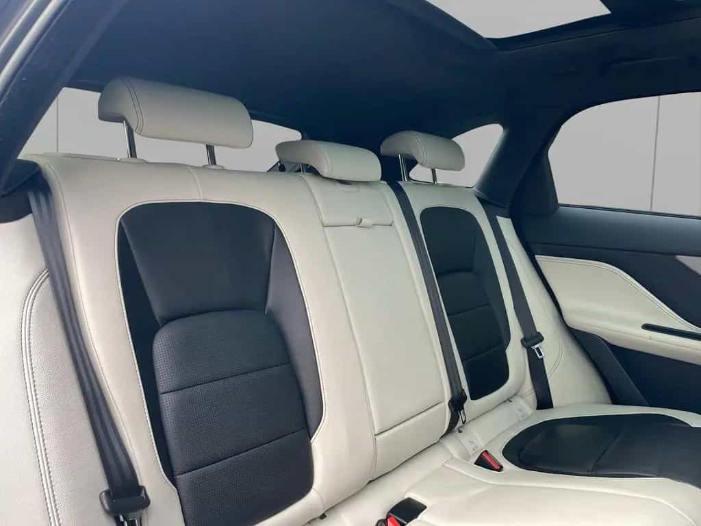 Jaguar F-Pace 30d S LED NAVI PANO LEDER ACC KAMERA 20" 03/2018-photo-12