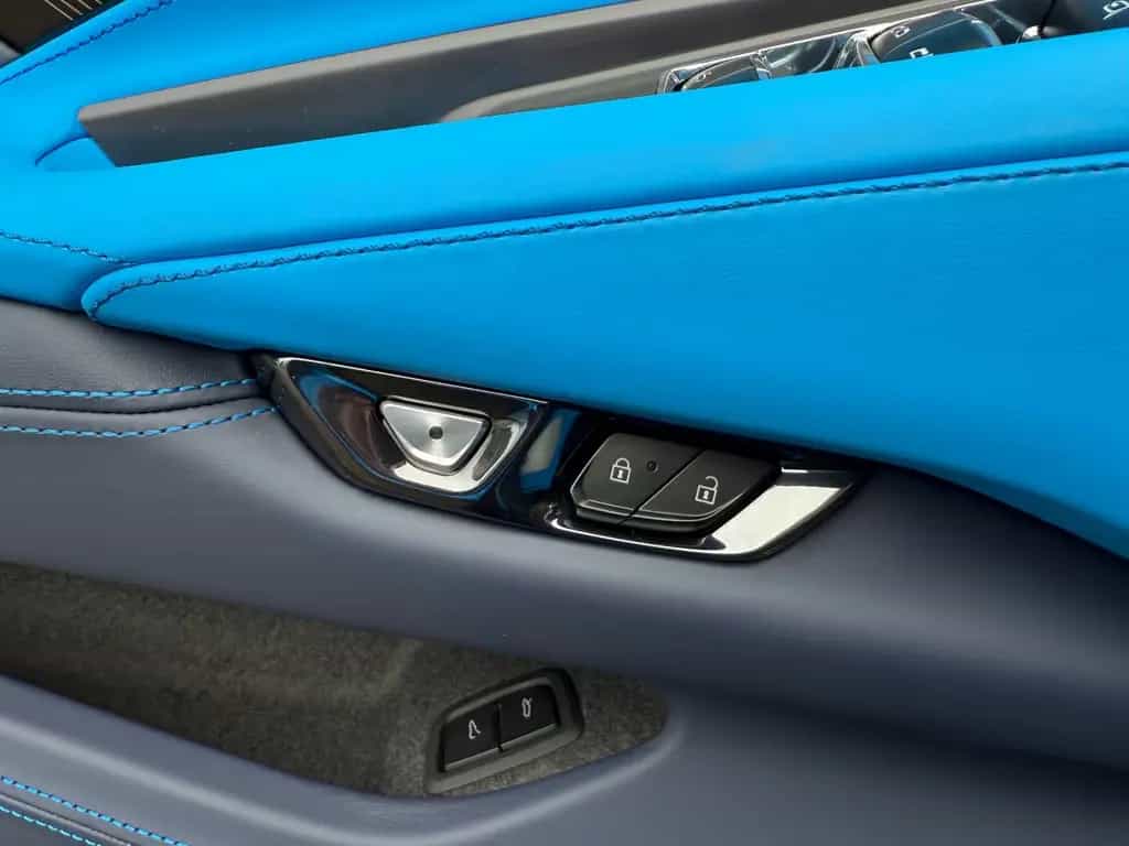 Corvette Z06 C8 3LZ Z06 Cabriolet HEAD-UP/SOUND/21"/BI-COLOR 08/2025-photo-29