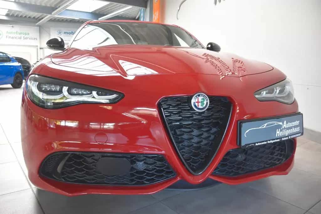 Alfa Romeo Giulia Veloce Q4 LED Navi Leder Kamera ACC D.N.A 03/2024-photo-0