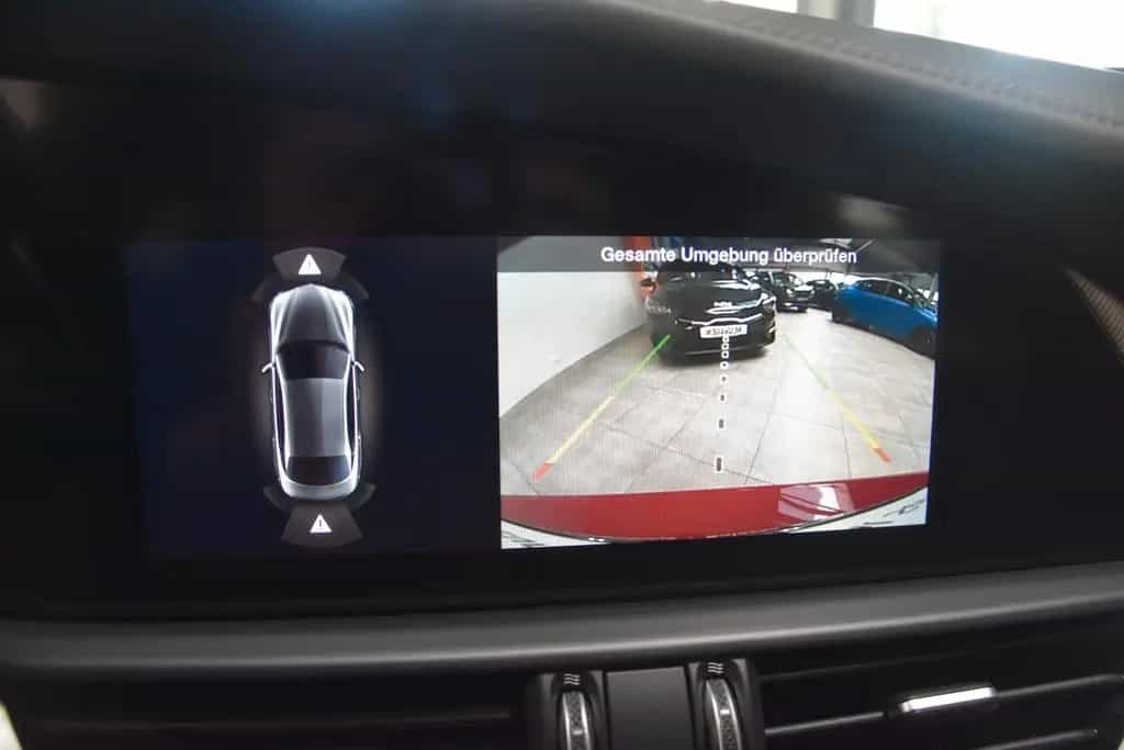 Alfa Romeo Giulia Veloce Q4 LED Navi Leder Kamera ACC D.N.A 03/2024-photo-19