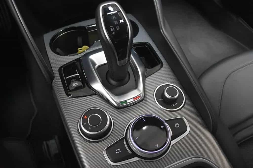Alfa Romeo Giulia Veloce Q4 LED Navi Leder Kamera ACC D.N.A 03/2024-photo-22