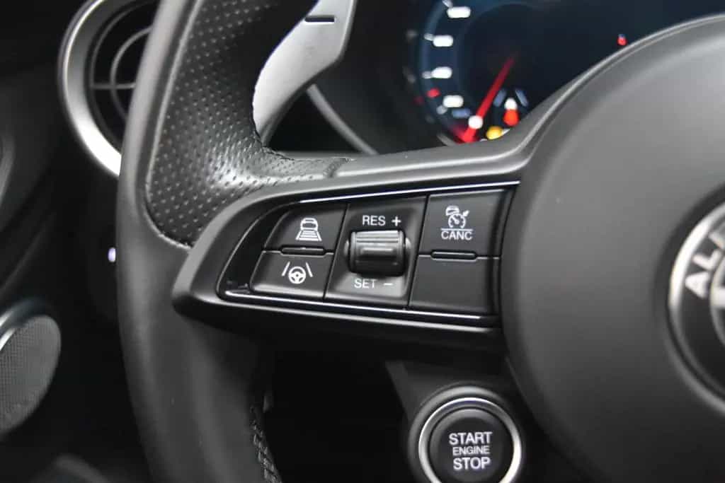 Alfa Romeo Giulia Veloce Q4 LED Navi Leder Kamera ACC D.N.A 03/2024-photo-23