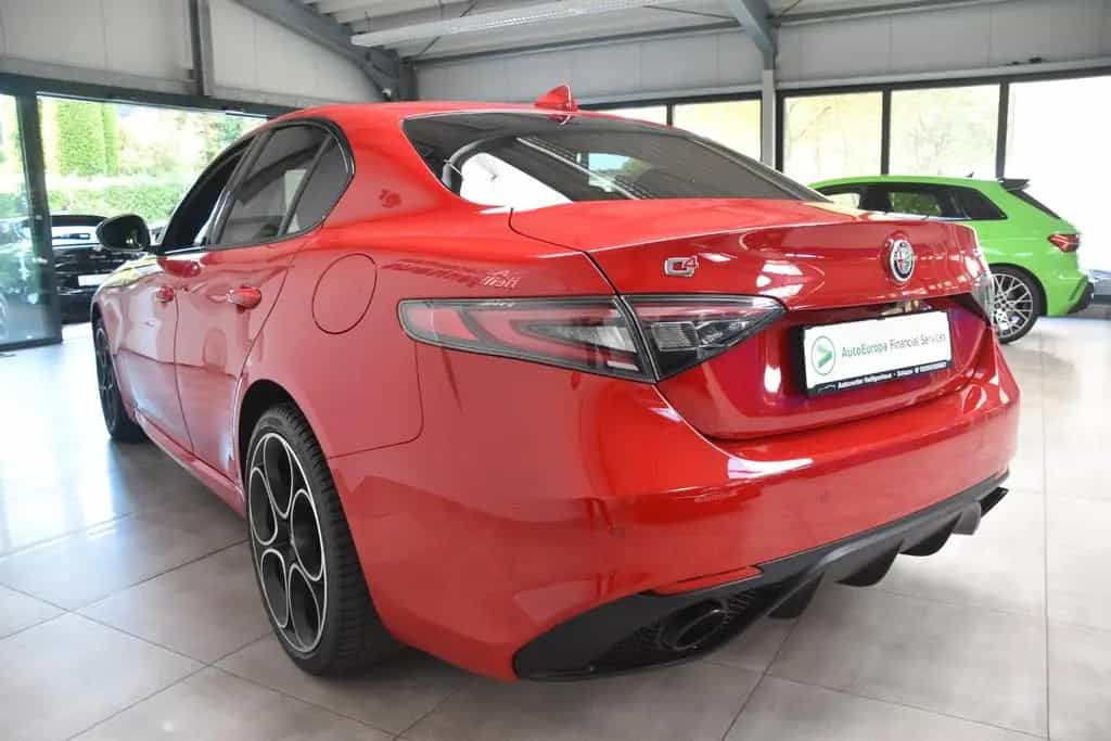 Alfa Romeo Giulia Veloce Q4 LED Navi Leder Kamera ACC D.N.A 03/2024-photo-6