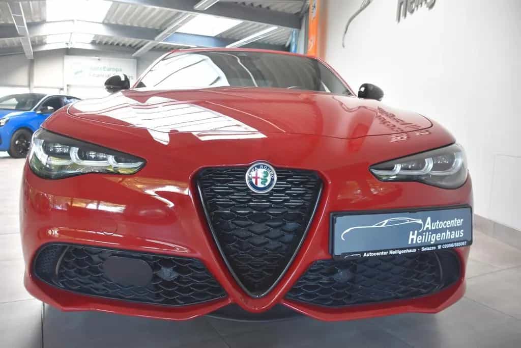 Alfa Romeo Giulia Veloce Q4 LED Navi Leder Kamera ACC D.N.A 03/2024-photo-9