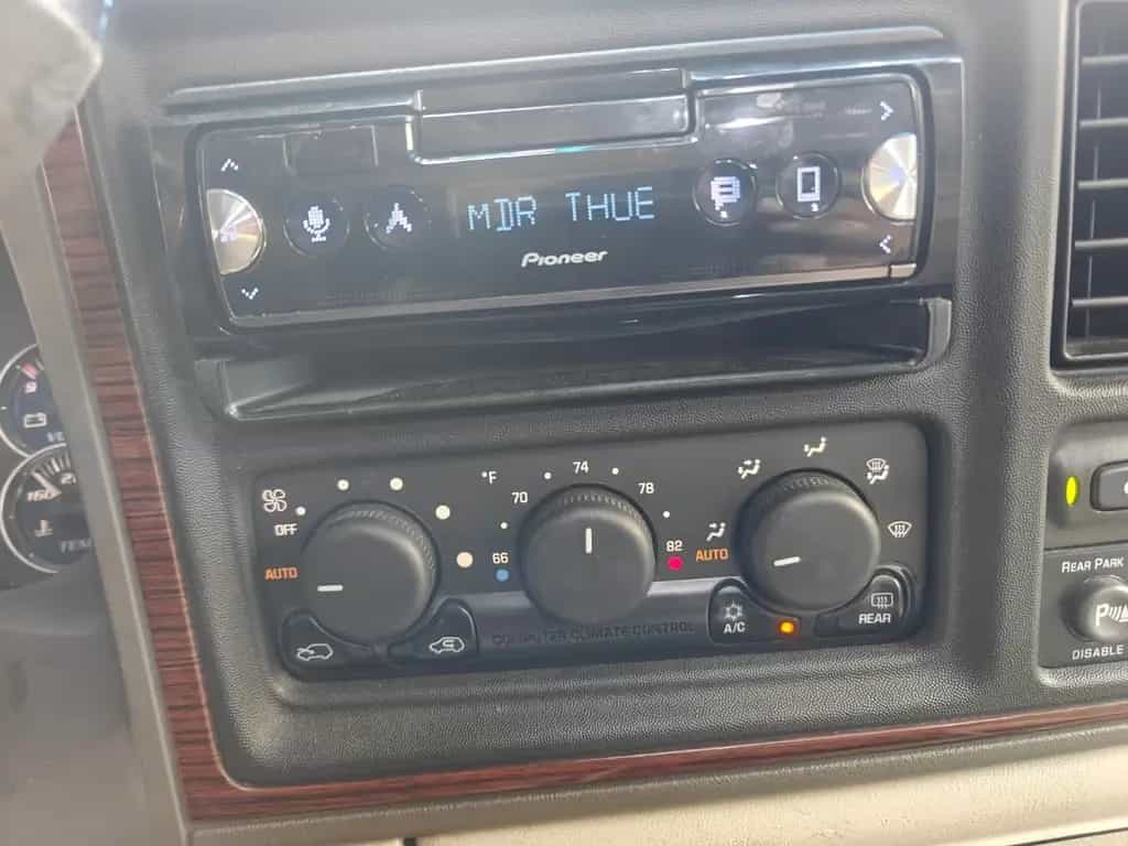 Cadillac Escalade GMT800 6.0 V8 4x4 Klimaautomatik Leder 07/2002-photo-19