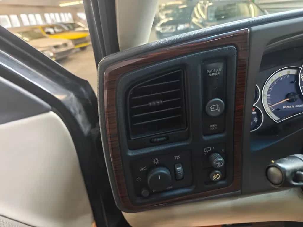 Cadillac Escalade GMT800 6.0 V8 4x4 Klimaautomatik Leder 07/2002-photo-20