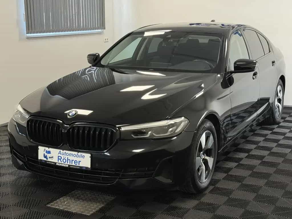 BMW 5 Series 520 i Aut. Sport Leder ACC Navi LED Kamera AHK 02/2021-photo-1