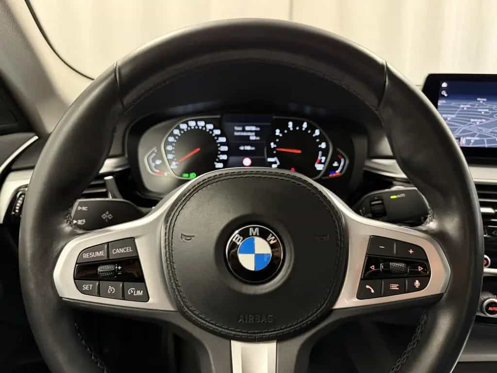 BMW 5 Series 520 i Aut. Sport Leder ACC Navi LED Kamera AHK 02/2021-photo-13