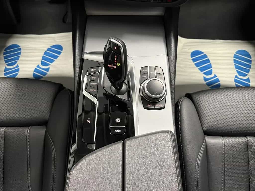 BMW 5 Series 520 i Aut. Sport Leder ACC Navi LED Kamera AHK 02/2021-photo-21