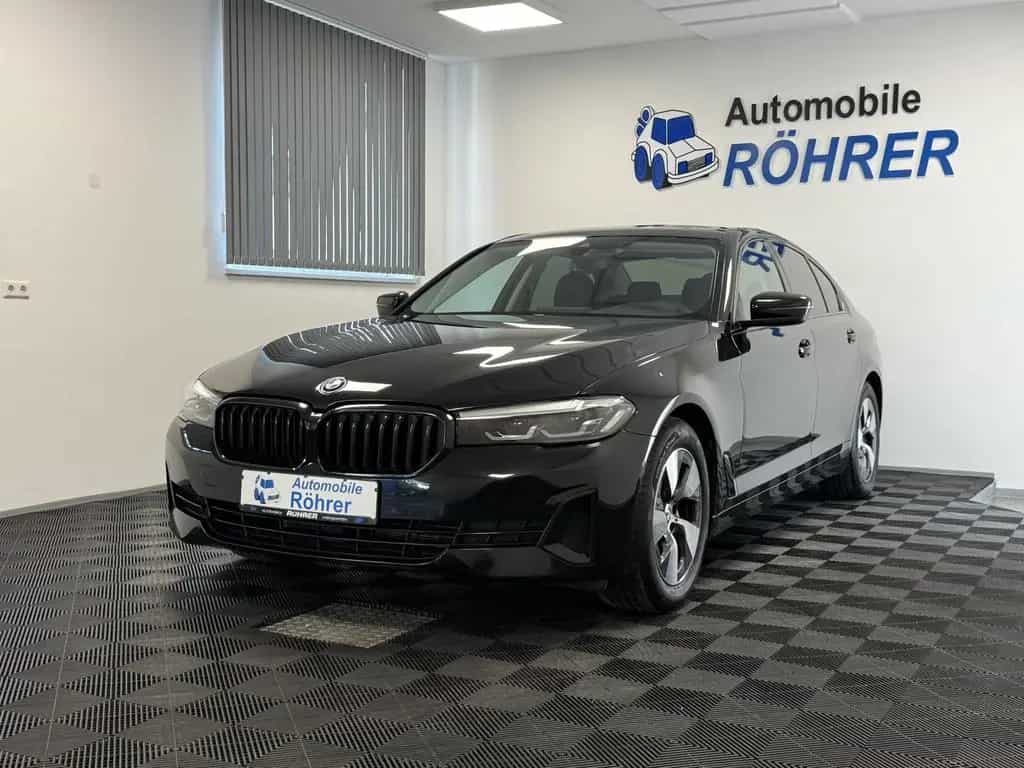 BMW 5 Series 520 i Aut. Sport Leder ACC Navi LED Kamera AHK 02/2021-photo-29