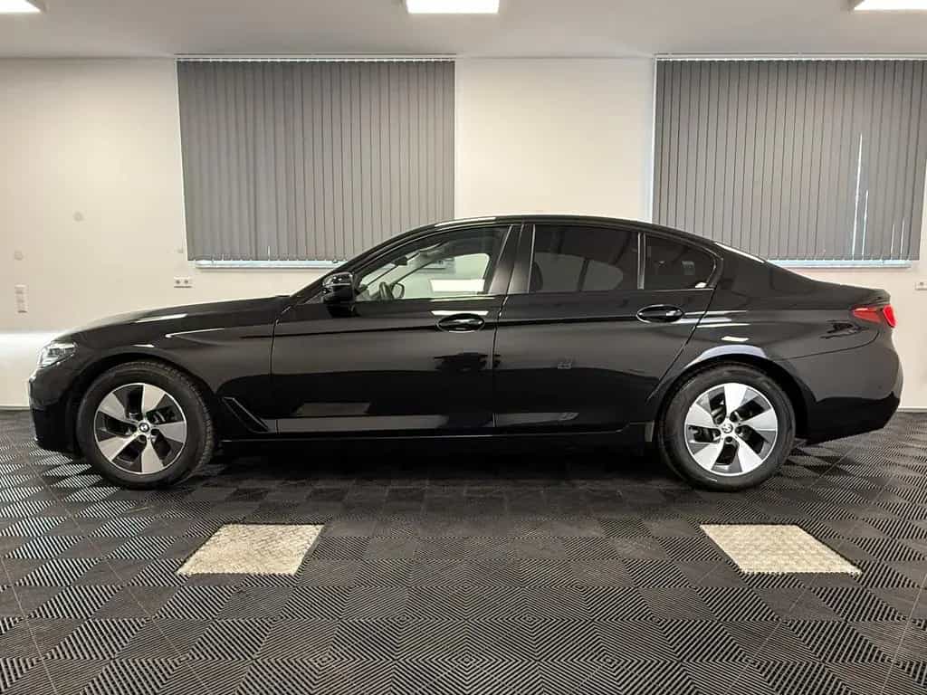 BMW 5 Series 520 i Aut. Sport Leder ACC Navi LED Kamera AHK 02/2021-photo-4