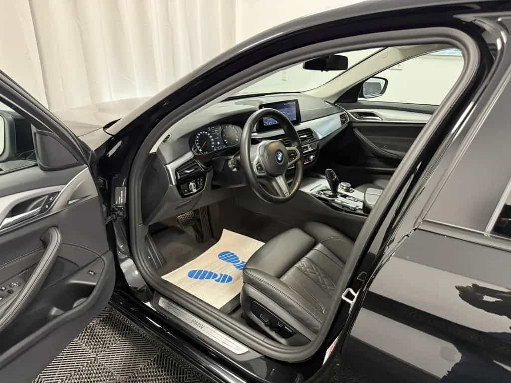 BMW 5 Series 520 i Aut. Sport Leder ACC Navi LED Kamera AHK 02/2021-photo-8