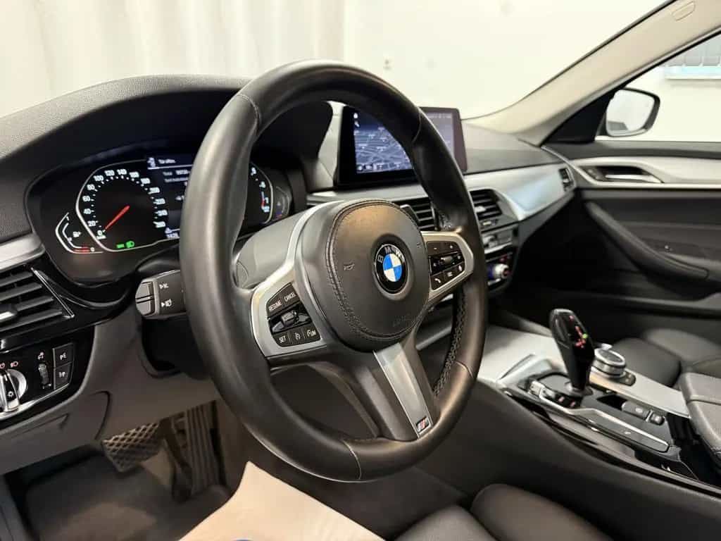 BMW 5 Series 520 i Aut. Sport Leder ACC Navi LED Kamera AHK 02/2021-photo-9