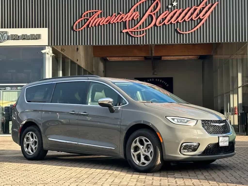 Chrysler Pacifica Limited AWD null-photo-0
