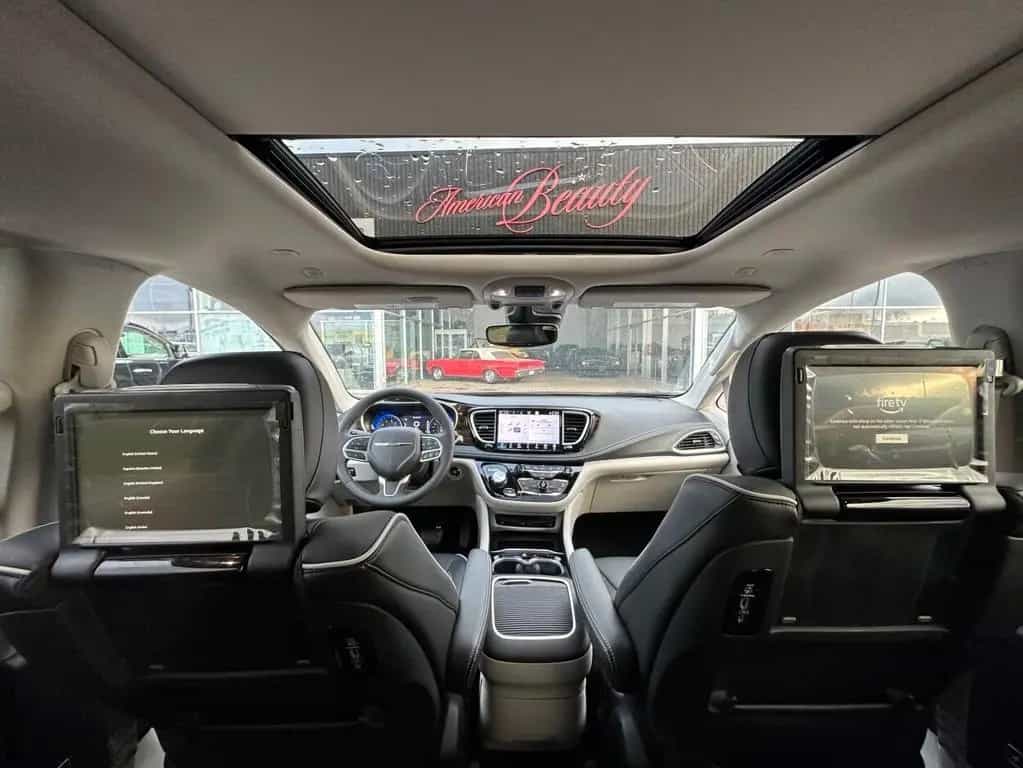 Chrysler Pacifica Limited AWD null-photo-13