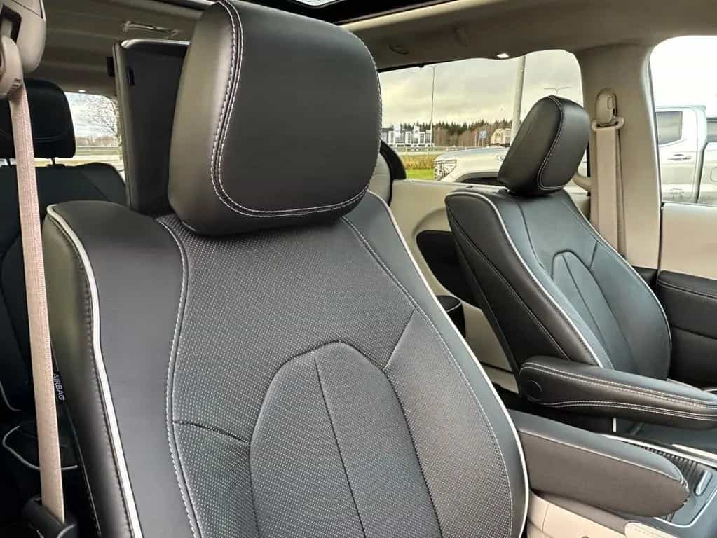Chrysler Pacifica Limited AWD null-photo-15