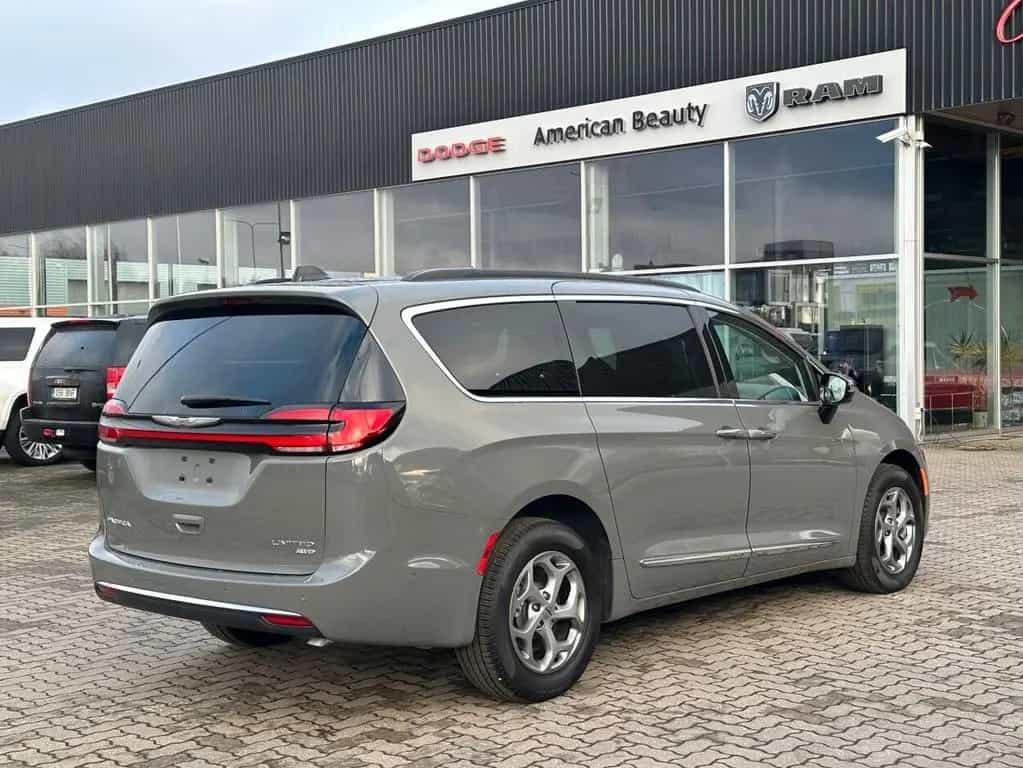 Chrysler Pacifica Limited AWD null-photo-5