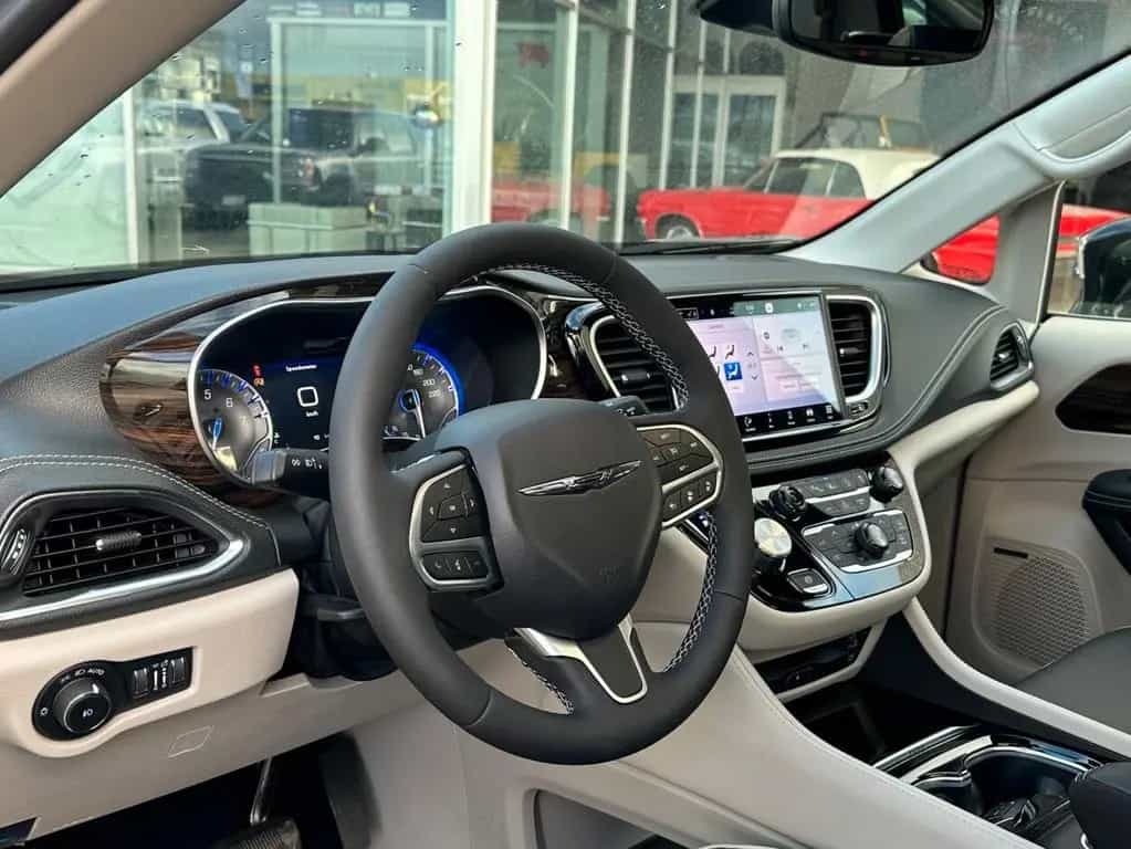 Chrysler Pacifica Limited AWD null-photo-9