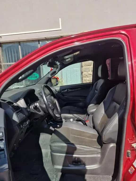 Isuzu D-Max ISUZU D-Max 1.9 Crew Cab 4WD Clima 08/2019-photo-3