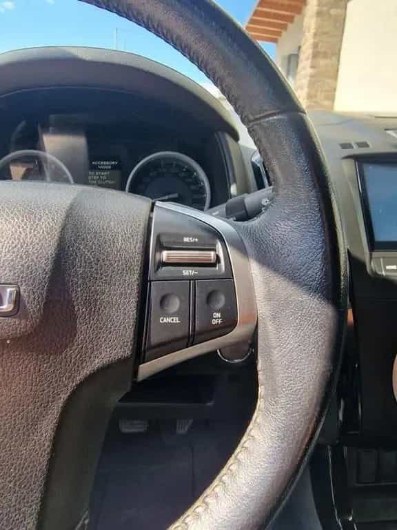 Isuzu D-Max ISUZU D-Max 1.9 Crew Cab 4WD Clima 08/2019-photo-8