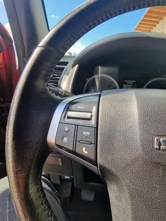 Isuzu D-Max ISUZU D-Max 1.9 Crew Cab 4WD Clima 08/2019-photo-9